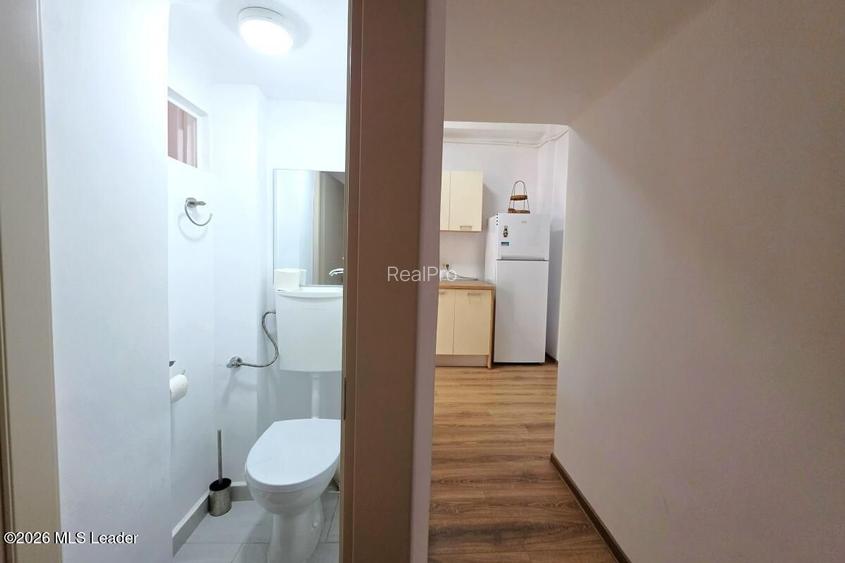 Piata Romana, 4 camere 138 MP total, Etaj 2/9, renovat - utilat, liber - 18