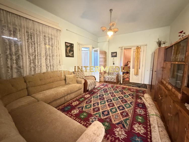 Sebeș Centru – Casă cu suflet 7 Camere 700 mp Teren 2 Garaje Curte Gradină - 12