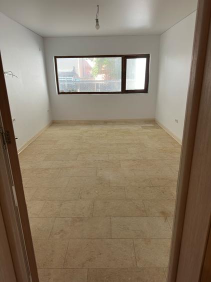 Spatiu individual, nou,modern, centru, grup sanitar propriu, curte , 38 mp