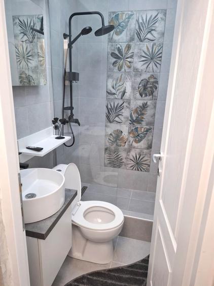 Garsoniera RENOVATA de la placa, CT, AC, mobila la comanda, utilata, etaj 2