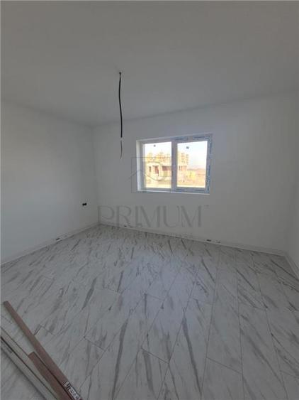 Duplex toate utilitatile - iluminat stradal - doua fronturi - pret de apartament