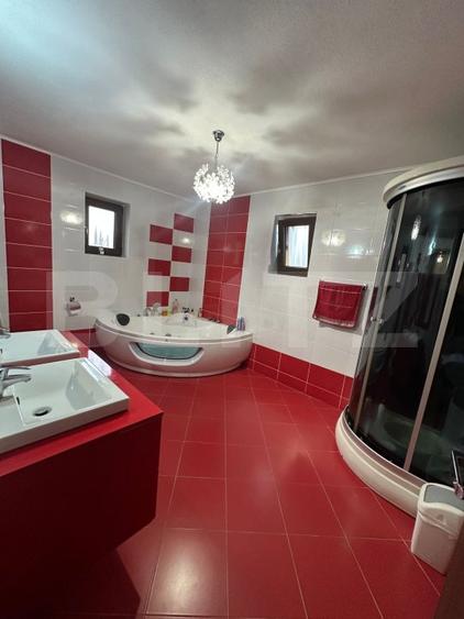 Casa 5 camere, 258 mp, zona Ampoi III