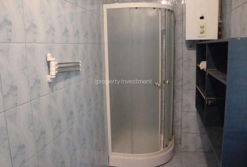 Vânzare Casă 7 camere în Drumul Sarii, intrari separate, curte 338 mp, centrala