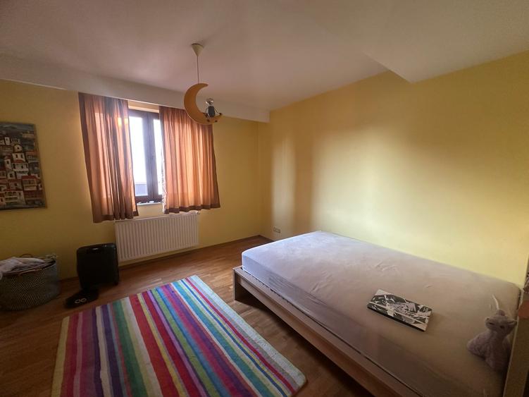 Casa p+1 + mansarda, 240mp utili, mobilata complet,singur curte, locuri parcare