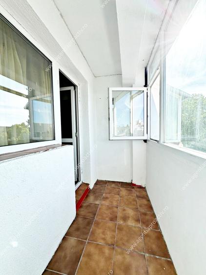 Apartament cu 2 camere decomandat, in zona Port, 3 balcoane!