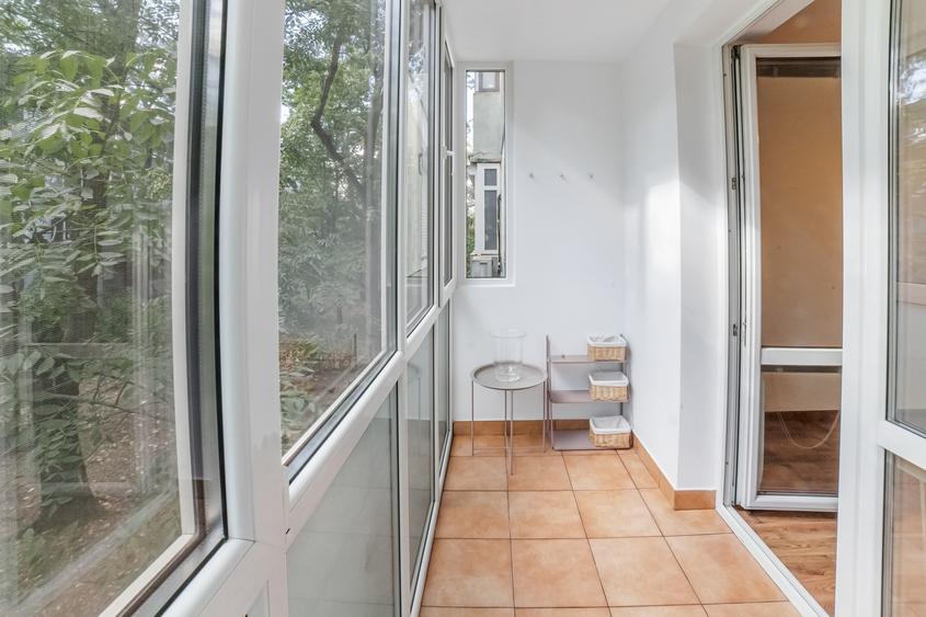 Apartament cu 3 camere și două balcoane, într-o oază de verdeață, Piața Muncii