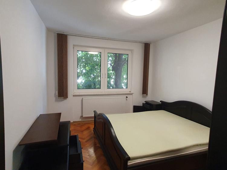 De inchiriat apartament 3 camere zona centrala- langa hotel Central