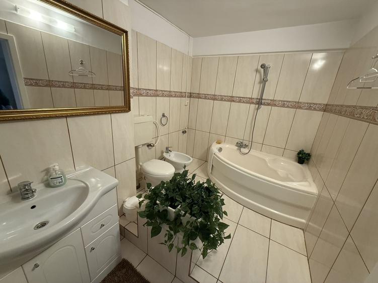 Apartament 3 camere zona Faleza Nord