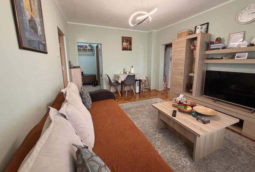 Apartament 3 camere, semidecomandat, 51 mp utili, etaj 7-Timisoara