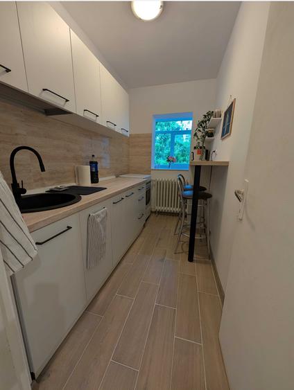 Tineretului Parc,Garsonieră Modernă