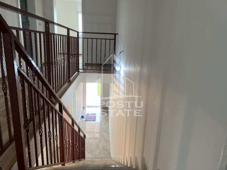 Duplex P+E, 4 camere, 2 locuri de parcare, in Sanandrei
