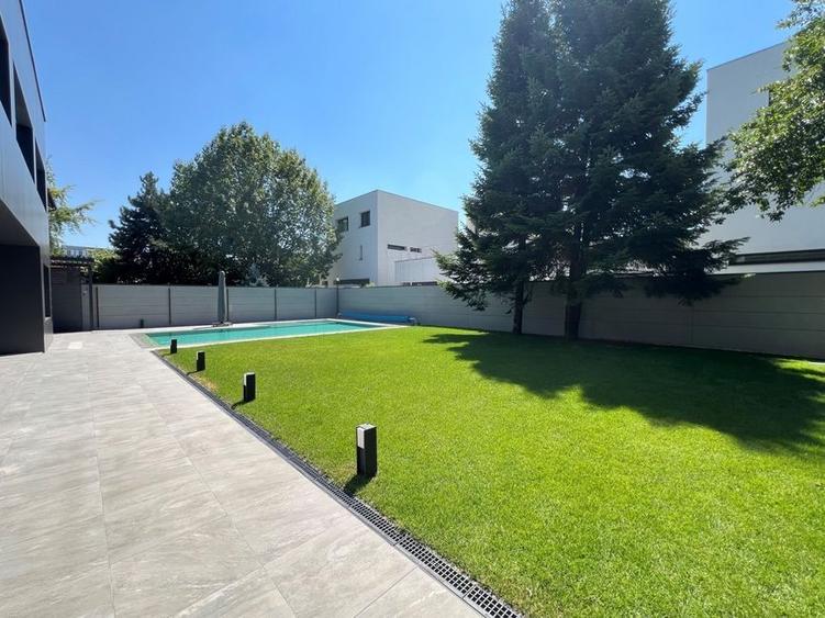 Vila cu arhitectura moderna, finisaje de exceptie, IANCU NICOLAE