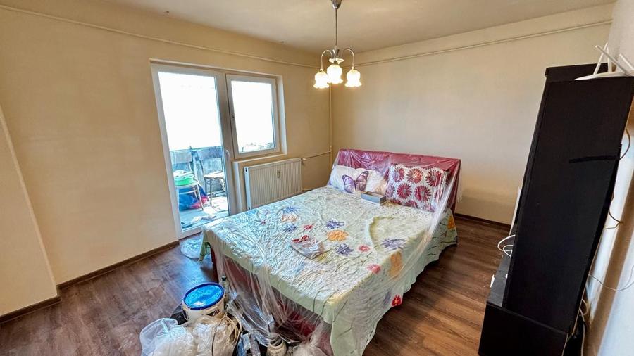 VANZARE APARTAMENT 3 CAMERE - DECOMANDAT - 2 BAI MIHAI BRAVU, PLOIESTI