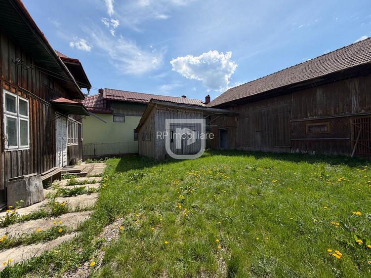 De vanzare casa cu anexe - 2507 mp Manastirea Humorului - 6
