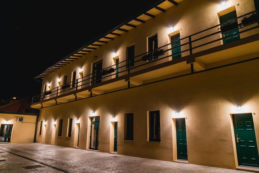 Business la cheie - Proprietate tip pensiune cu rating 9,8/10 Booking