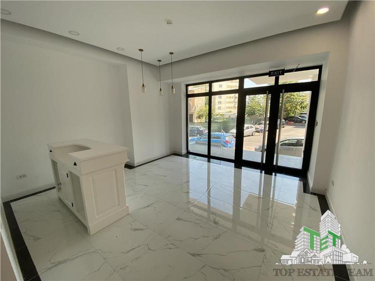 Apartament cu 3 camere de vanzare in Piata Victoriei