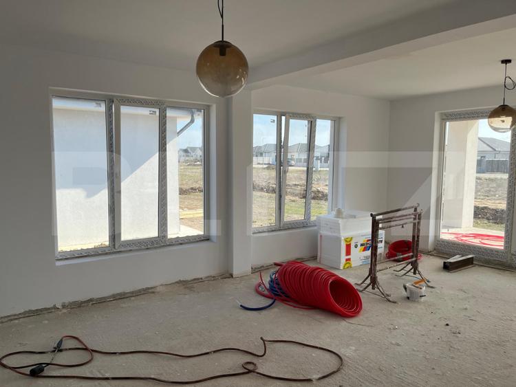 De vanzare casa in Santandrei cu gard de imprejmuire din placi de beton