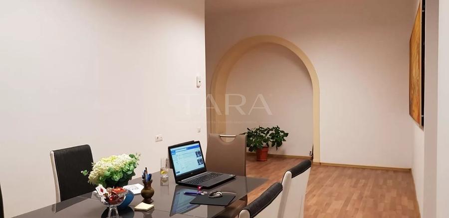 Apartament sau Birou. Vanzare, in zona ultracentrala. Parcul Central.