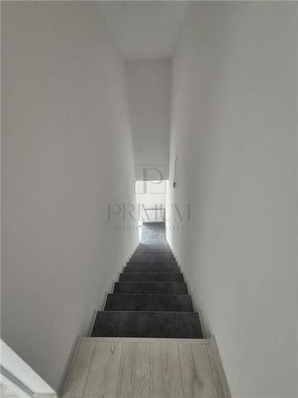 Casa insiruita - partea de margine - teren 90mp - toate utilitatile - zona excel