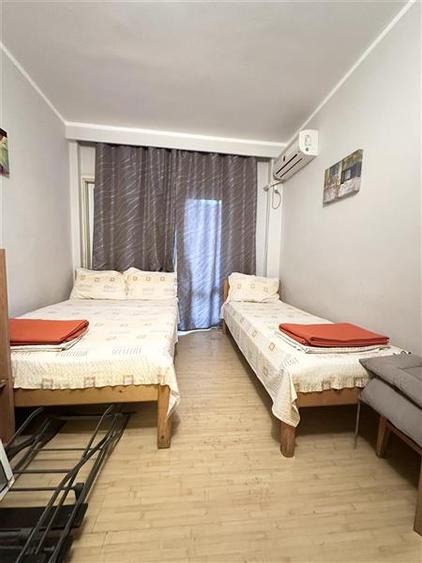 Pensiune 15 camere in a Doua Linie la Mare, zona Pescaria lui Matei