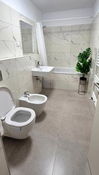 Proprietar - inchiriez ap. 2 camere Coresi -bloc nou