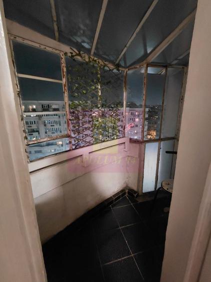 Vanzare apartament 2 camere bd Decebal stradal, parking