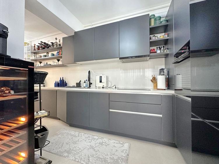 Apartament Premium cu 3 Camere – Vedere Panoramică către munți și oraș