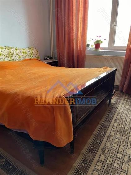 Apartament de vanzare cu 3 camere, zona Barca,68mp