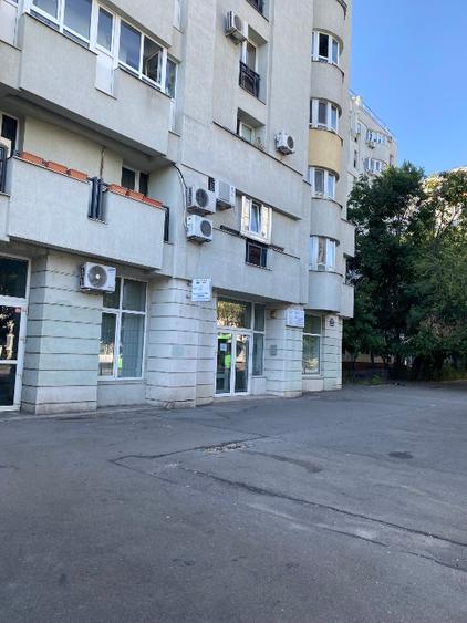 Proprietar , vand garsoniera f spatioasa, bine intretinuta, luminoasa, intrare