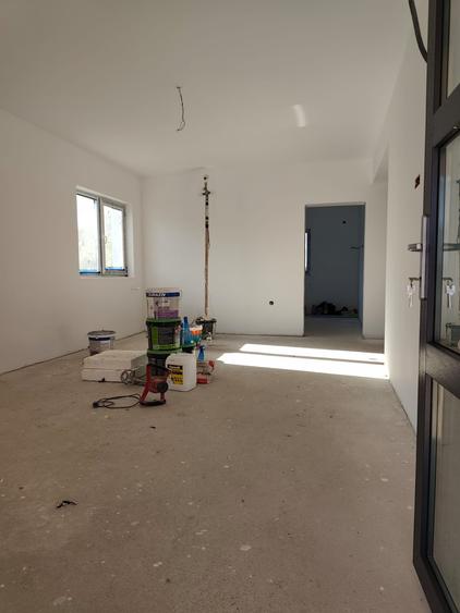 FARA COMISION casa 3 camere PARTER + pod Mansardabil cu placa beci LA CHEIE