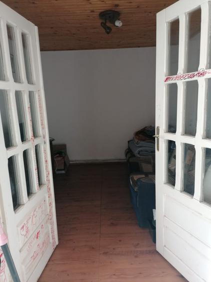 Singureni Stejaru casa intre paduri, cu teren 1600mp