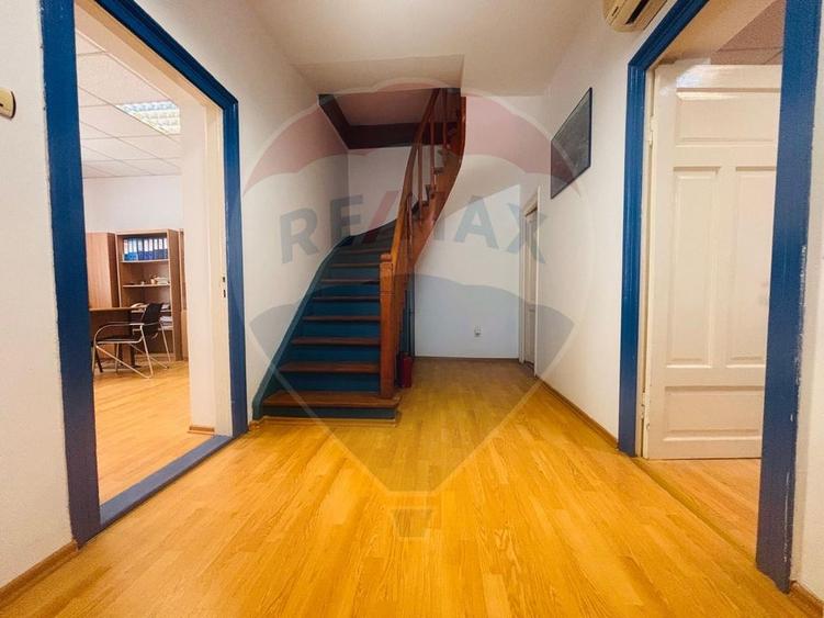 Spațiu de birouri central 2 camere in apropriere Bd. Mamaia Constanta