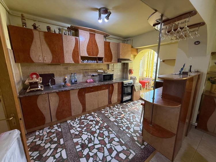 DE ÎNCHIRIAT | APARTAMENT SPAȚIOS | ZONA TROCADERO