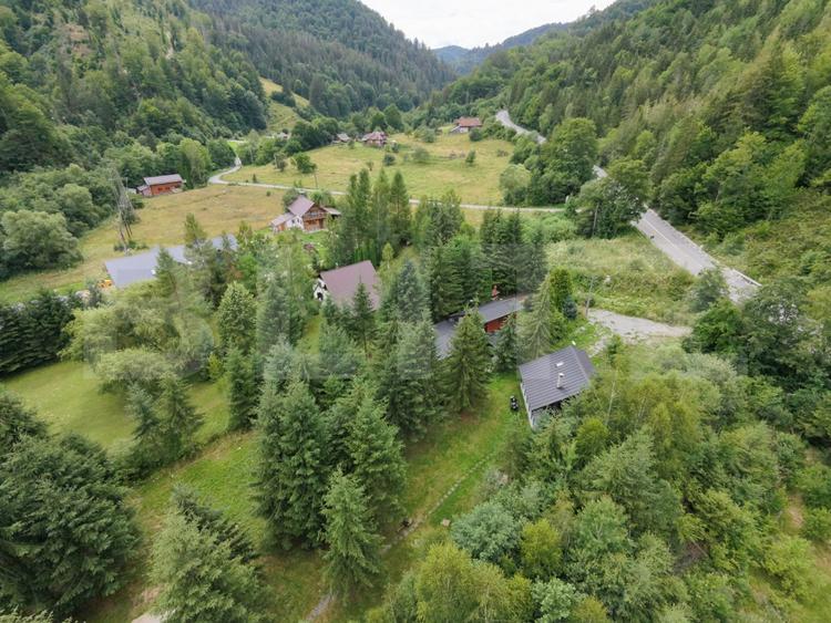 Cabană la munte cu saună finlandeză și teren generos
