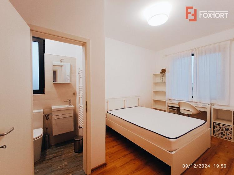 Casa tip triplex cu priveliste de vis in Giroc - V7245