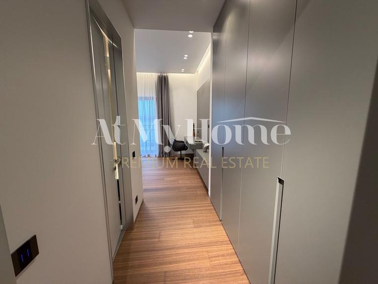 Penthouse superb cu 5 camere, RENOVAT, MOBILAT, 2 parcari, boxa, terasa 186mp