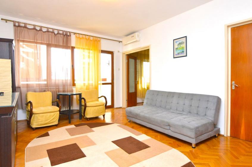 INCHIRIERE APARTAMENT 3 CAMERE UNIRII – TRAIAN