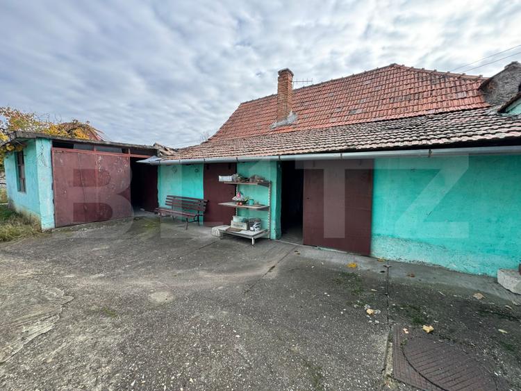 Casă săsească, 3 camere, 700 mp teren, Sebeș