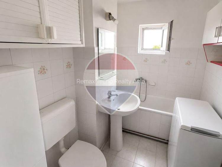 Apartament decomandat cu 2 camere de vânzare în zona Micalaca - 7