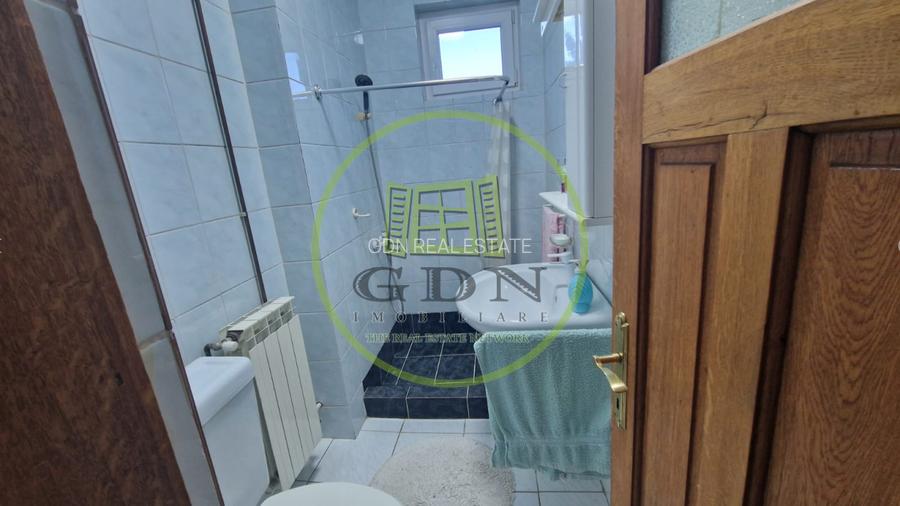Casa cu 5 camere, 200mp, Centru - 16