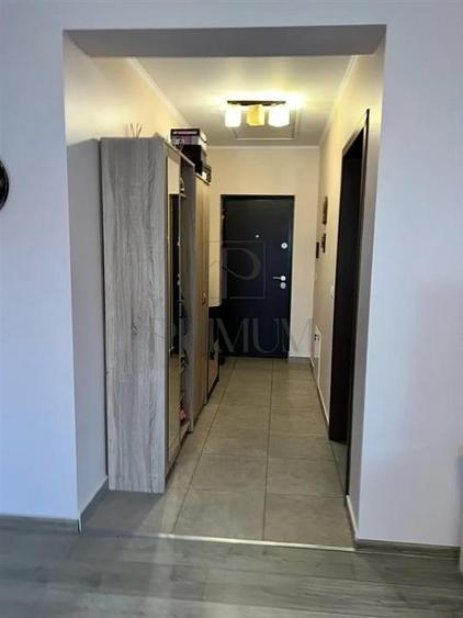 GIROC - 3 Camere - Etaj 1 - Pod cu intrare din apartament