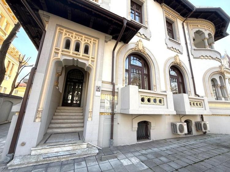 Vila cu arhitectura Dacia