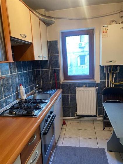 Etaj 2 - Dacia Bicaz , ap 2 camere, liber