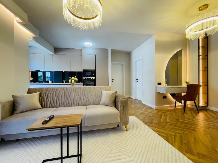 PF vând ap 3 camere Florești, două băi, str Tineretului