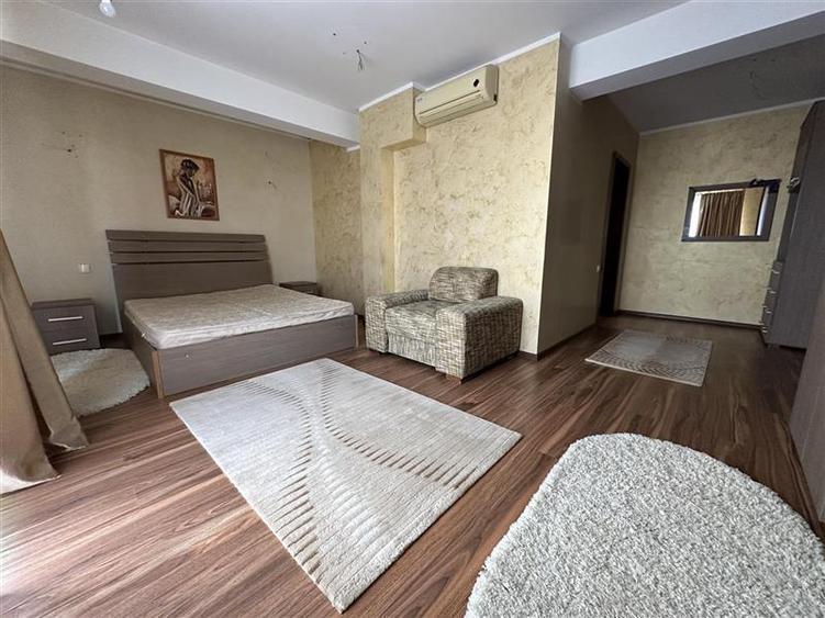 PENTHOUSE - Zona Arena Mall - 294mp