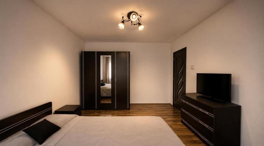 350euro -Garsoniera Gorjului - centrala proprie- bloc 1982