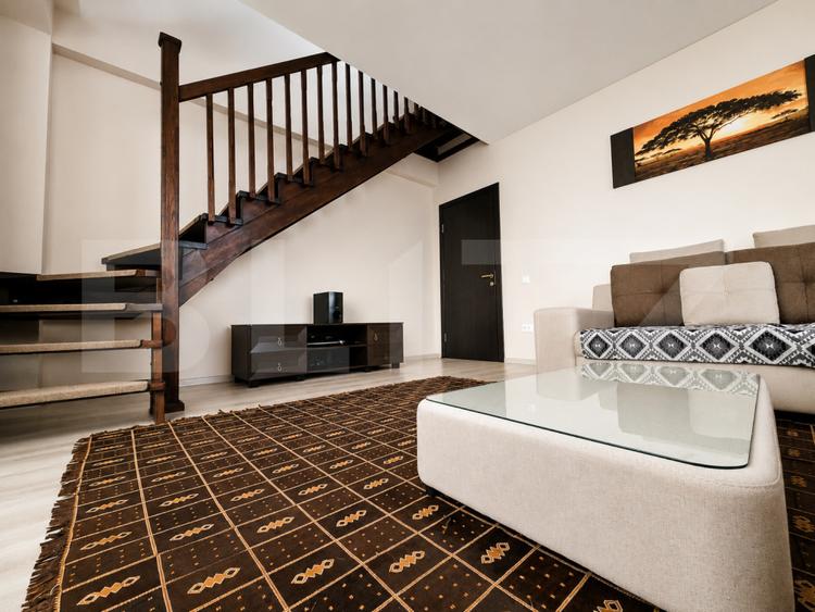 Apartament cu scară interioară | 3 camere & 2 bai | Decomandat | Sanpetru