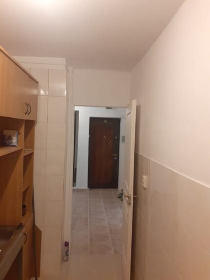 Garsoniera de inchiriat zona Vitan Mall metrou Mihai Bravu