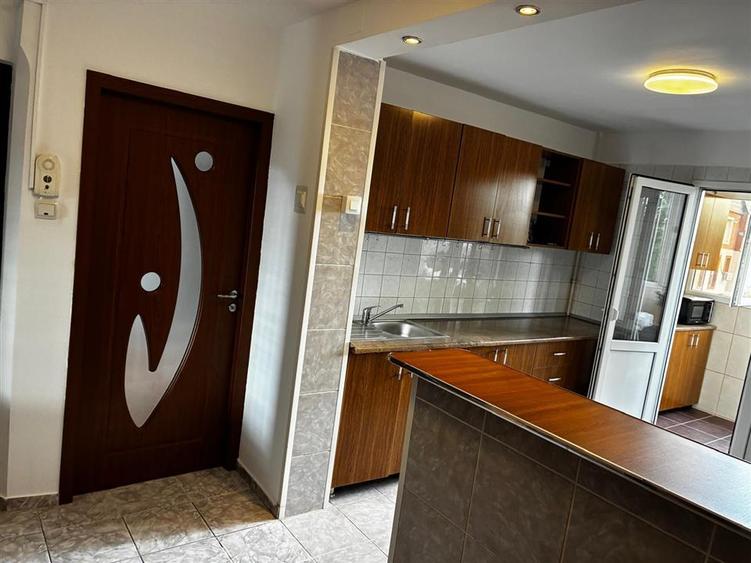 Vanzare apartament 3 camere Calea Vitan
