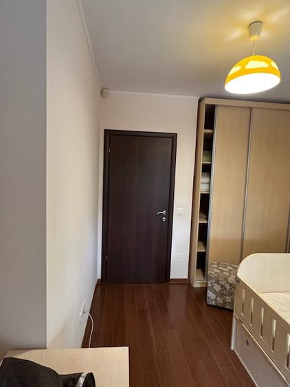 Apartament 3 camere, complet mobilat,utilat, decomandat et 2 din 4 stradal, lift